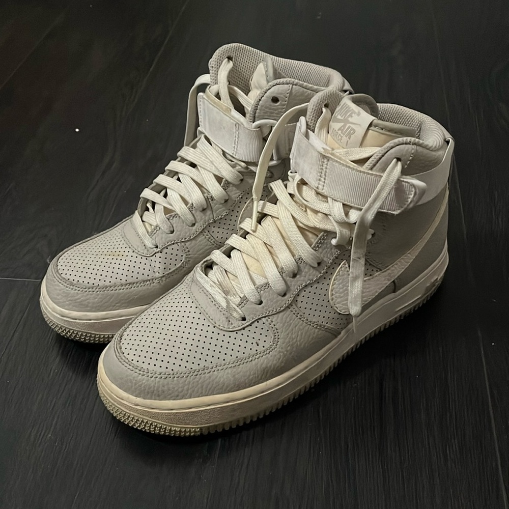 Gray Nike Af1 strap